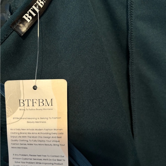 green gown new with tags BTFBM long sleeve tulip trumpet skirt. - Picture 4 of 4